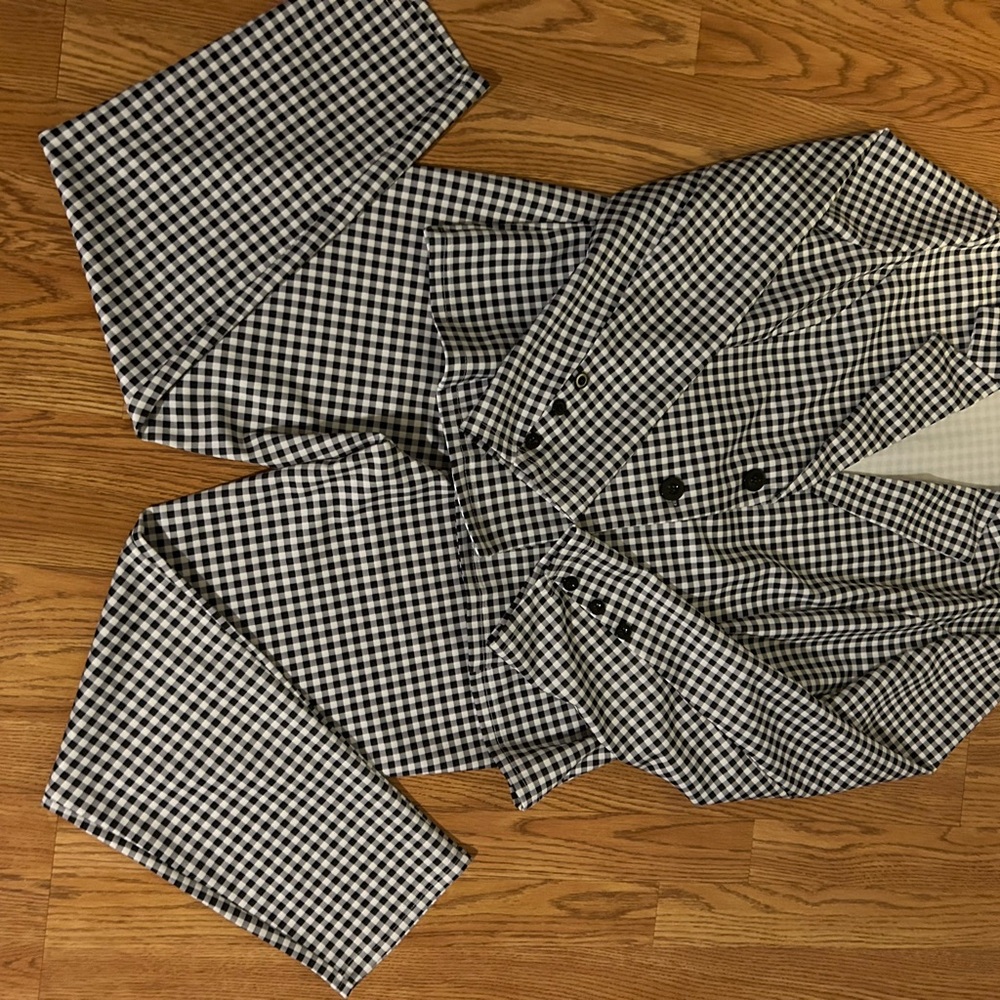 Sexy black and white two piece pant suit size XL